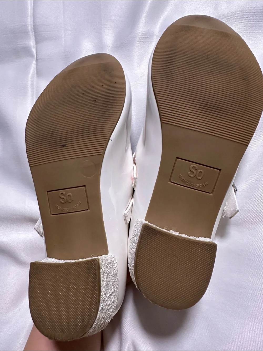 SO Girls White Patent Mary Jane Dress Shoes Size 3